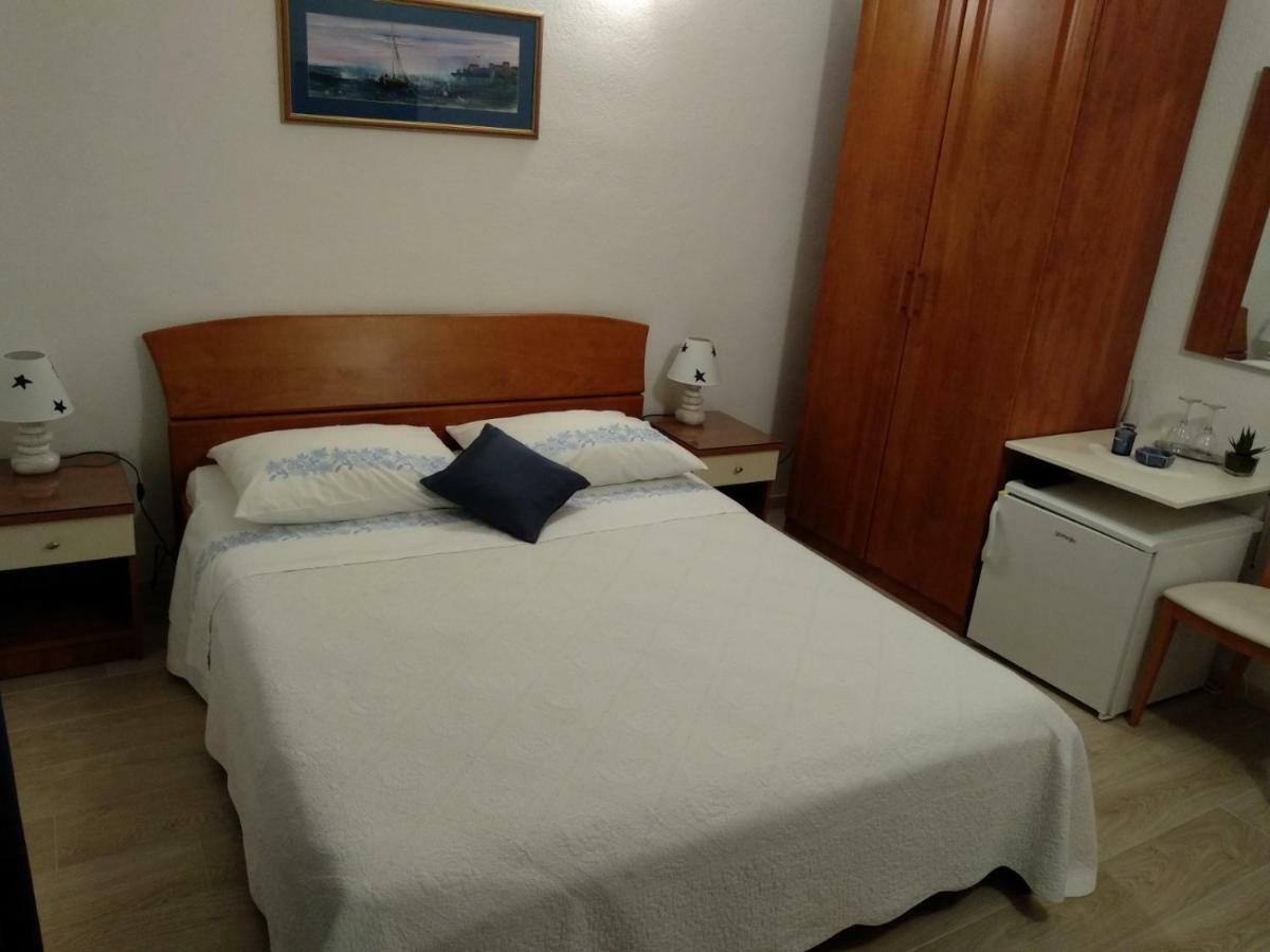 Apartments&Rooms Nikša Podgora Buitenkant foto